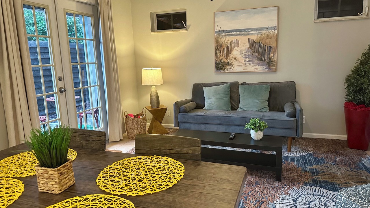 Photo of Livingroom in Old Northwood Historic District