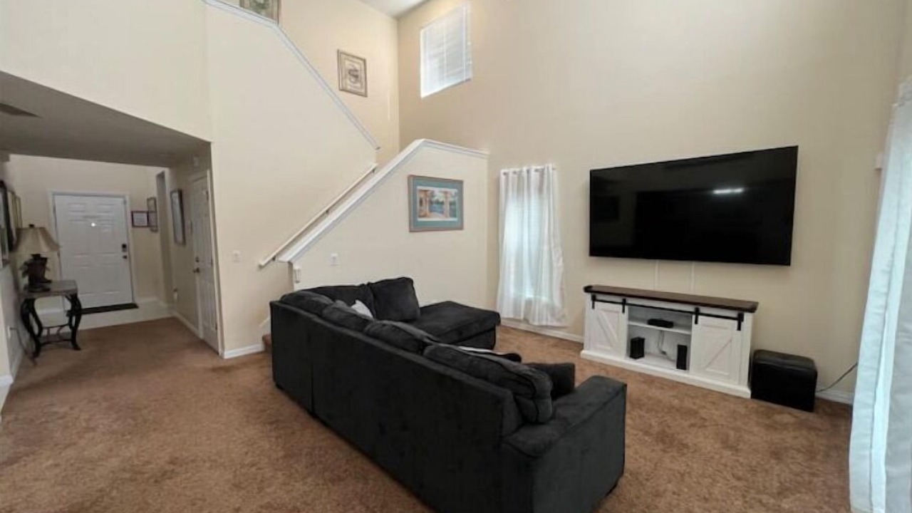 Photo of Livingroom in Lake Wilson Preserve