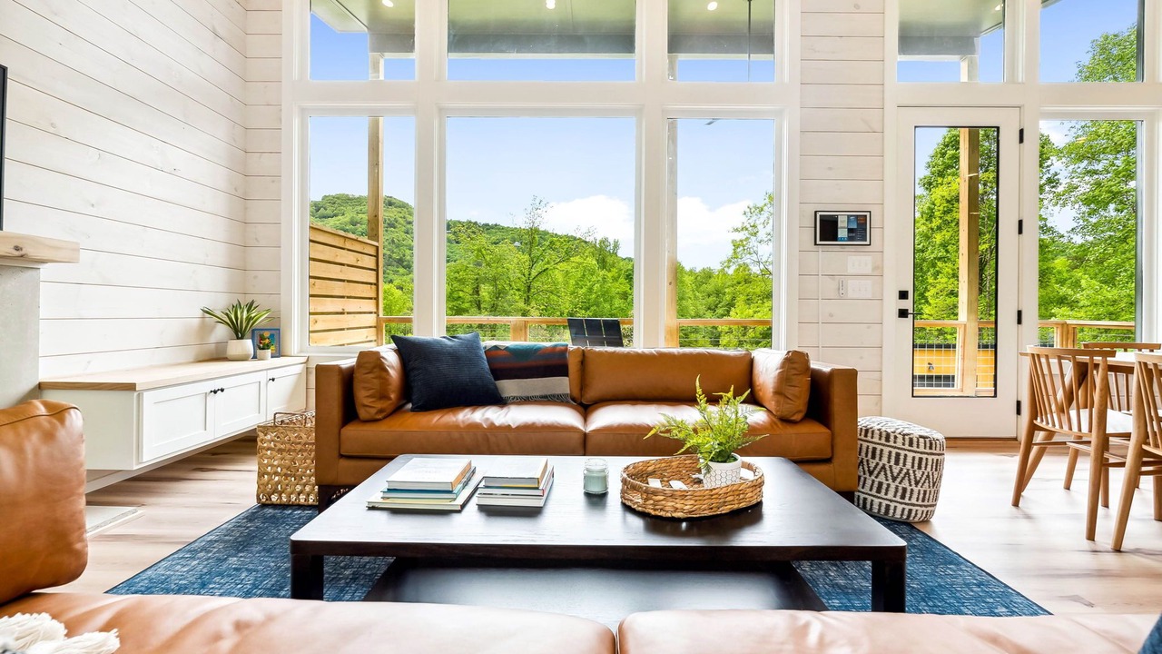 Photo of Livingroom in Clayton