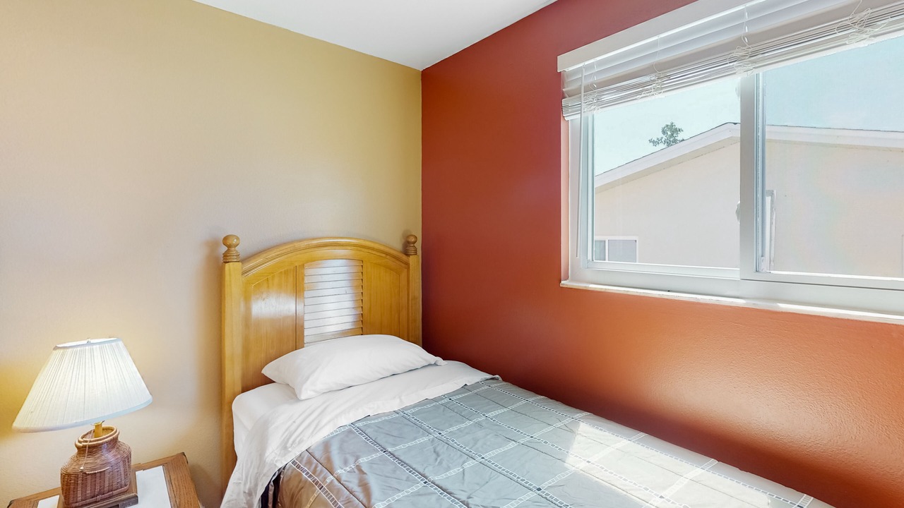 Photo of Bedroom in Oakland Hills