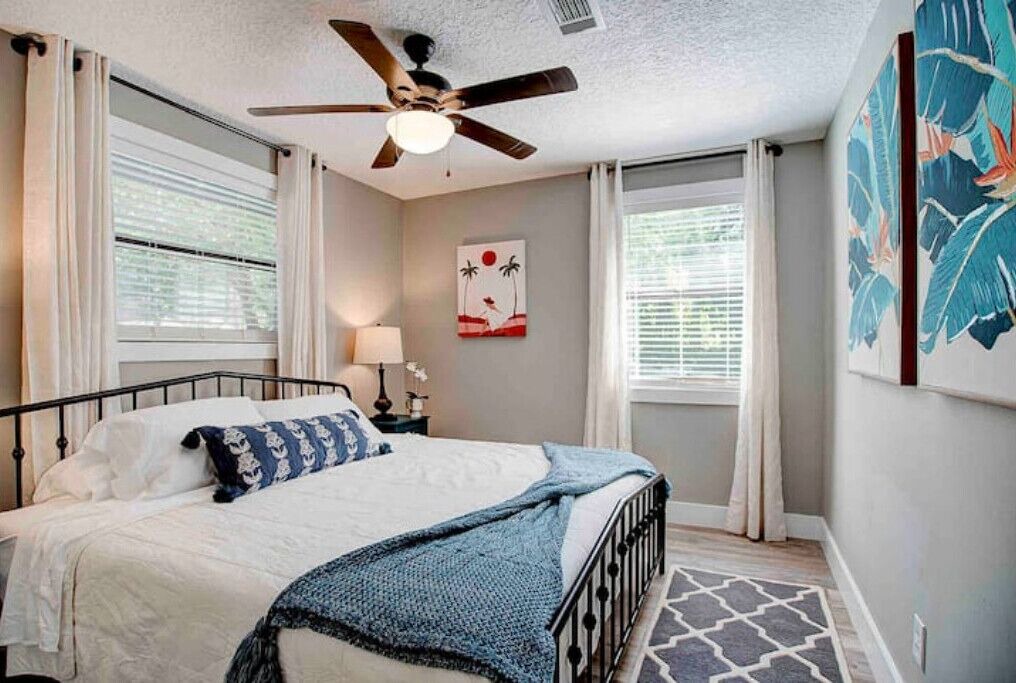 Photo of Bedroom in Lakeside