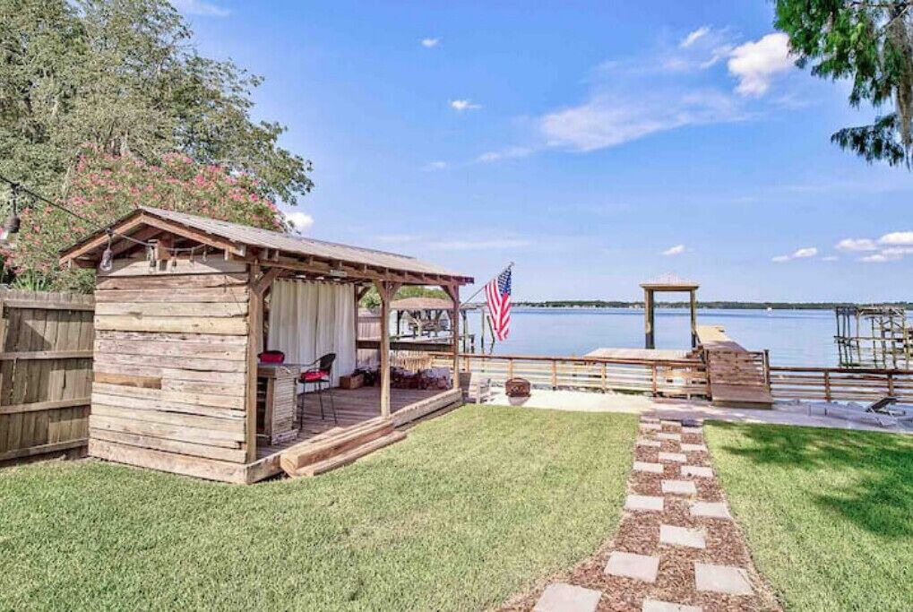 Photo of Patio Balcony in Lakeside