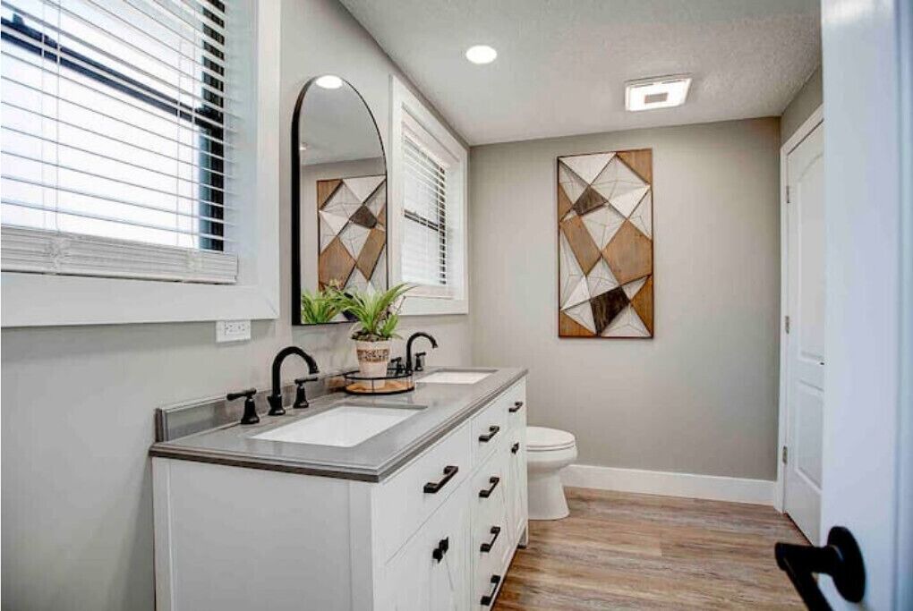 Photo of Bathroom in Lakeside