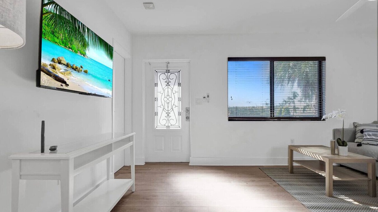 Photo of Livingroom in North Beach