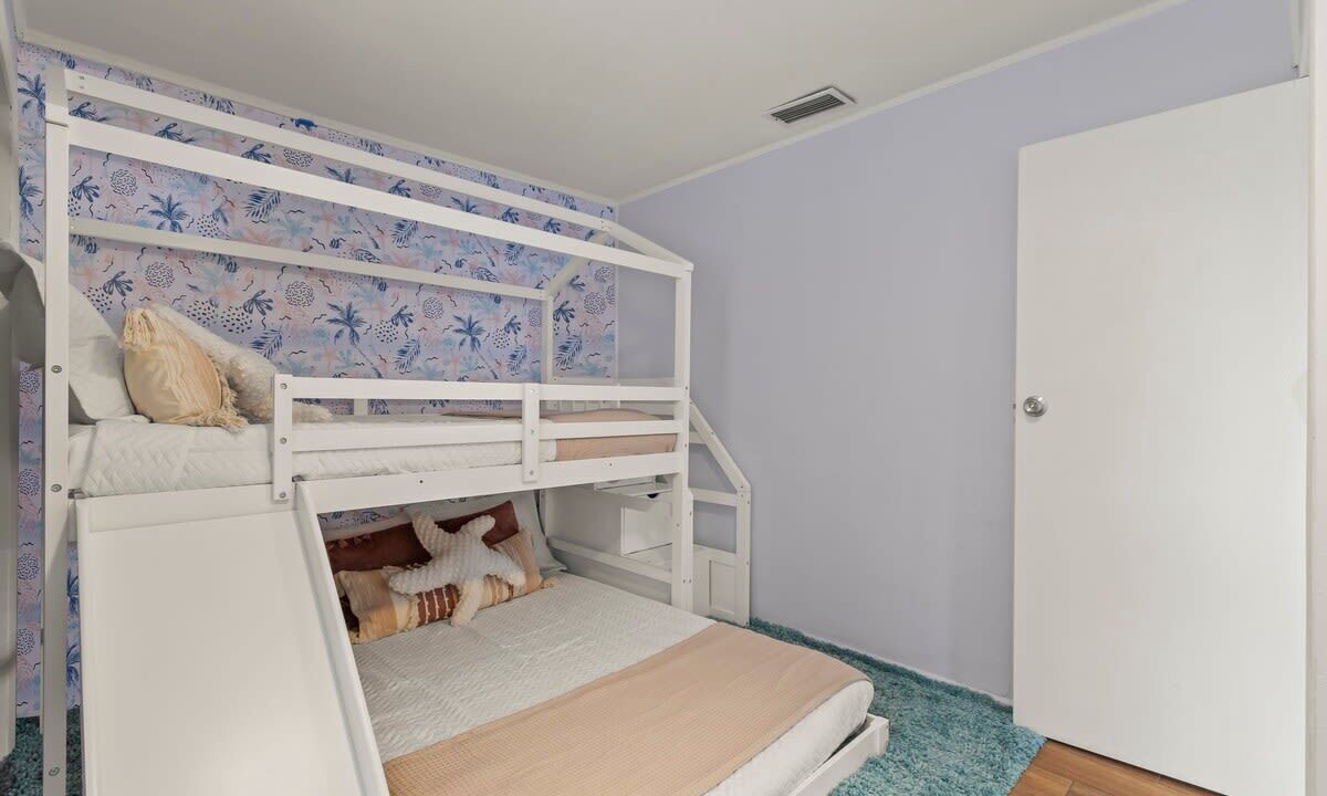 Photo of Bedroom in Pinellas Park