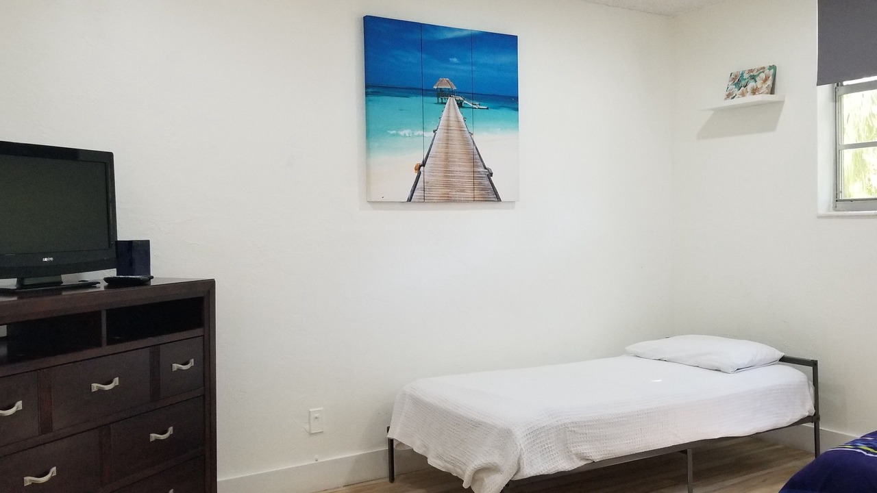 Photo of Bedroom in Golden Beach