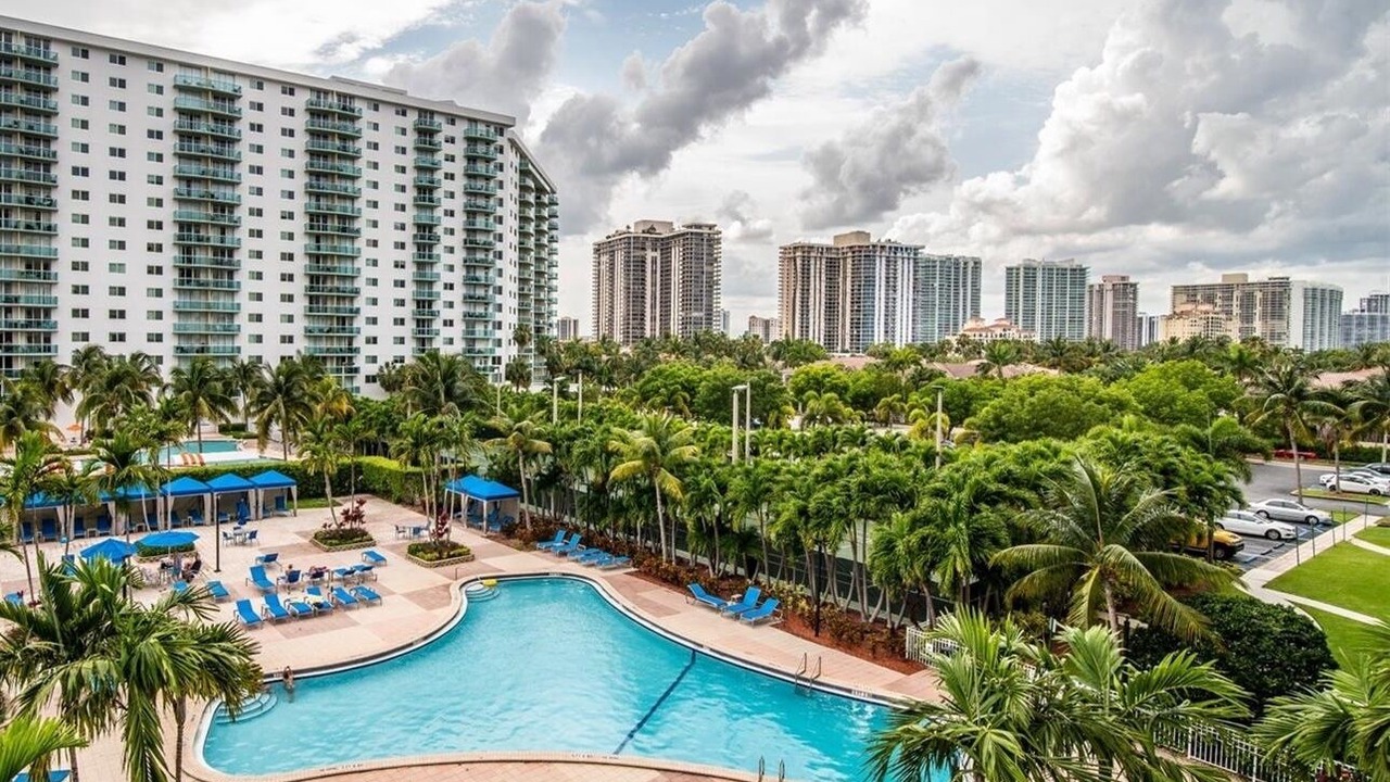 Photo of Outdoor in Golden Beach