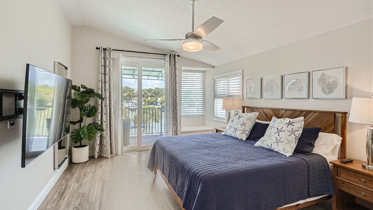 Photo of Bedroom in Harbor Hills