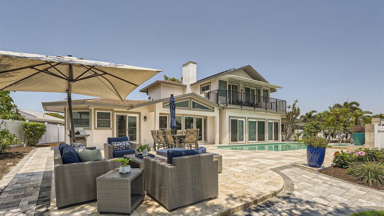 Photo of Outdoor in Harbor Hills