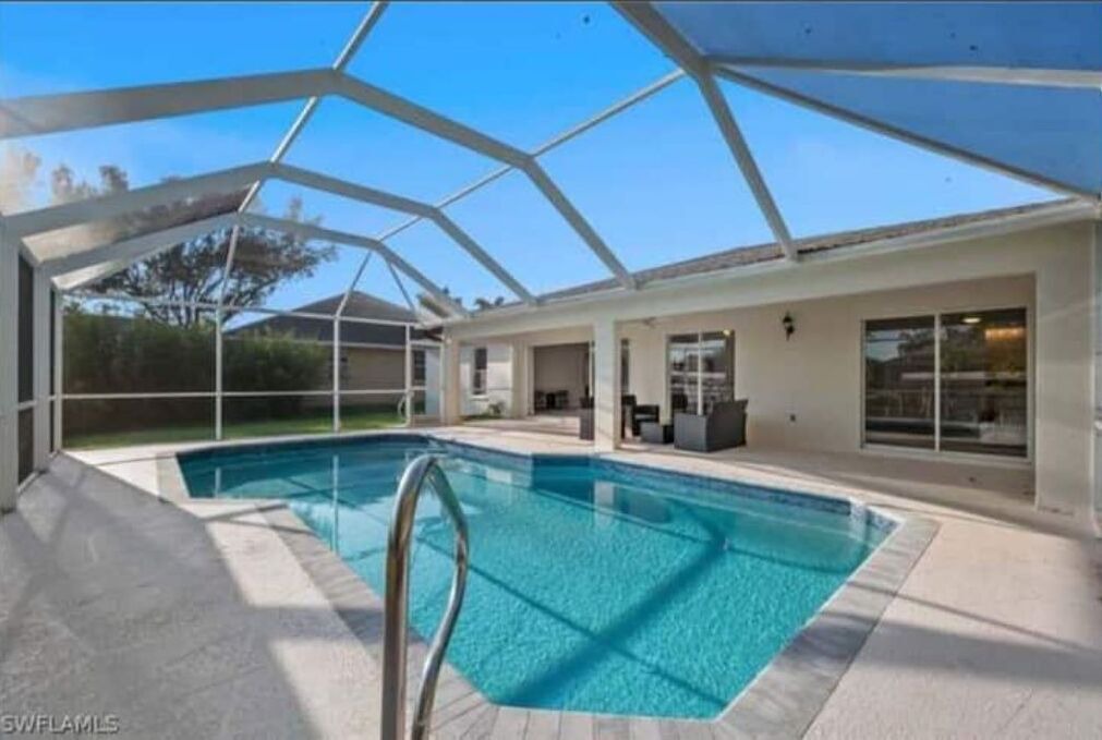 Photo of Outdoor in Pelican