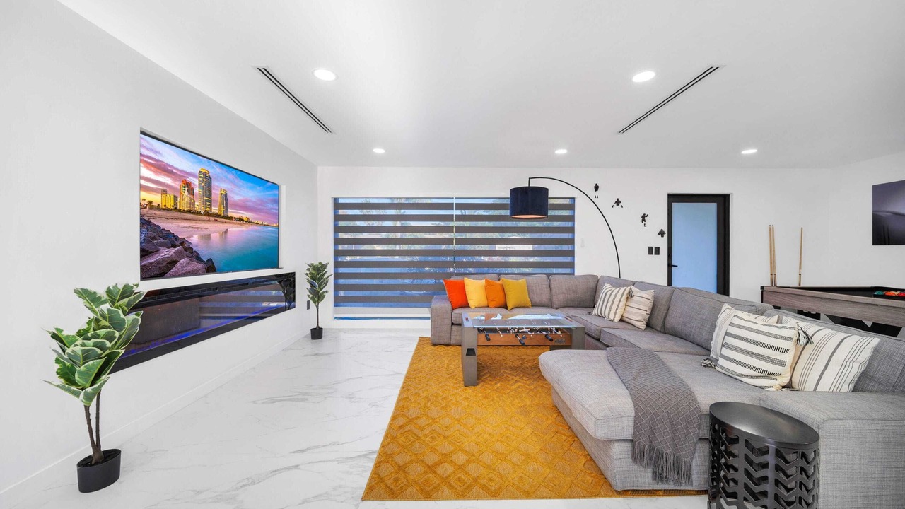Photo of Livingroom in Golden Glades