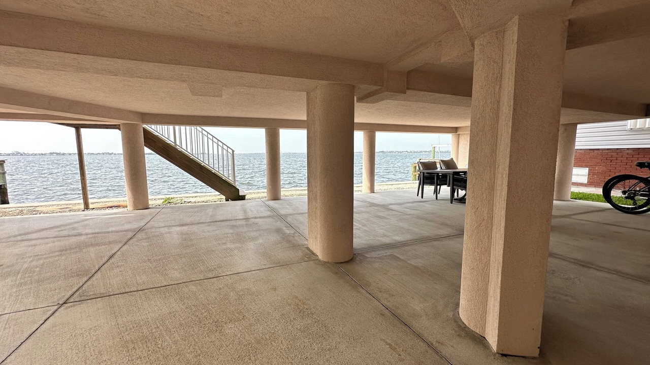 Photo of Patio Balcony in Nettles Island