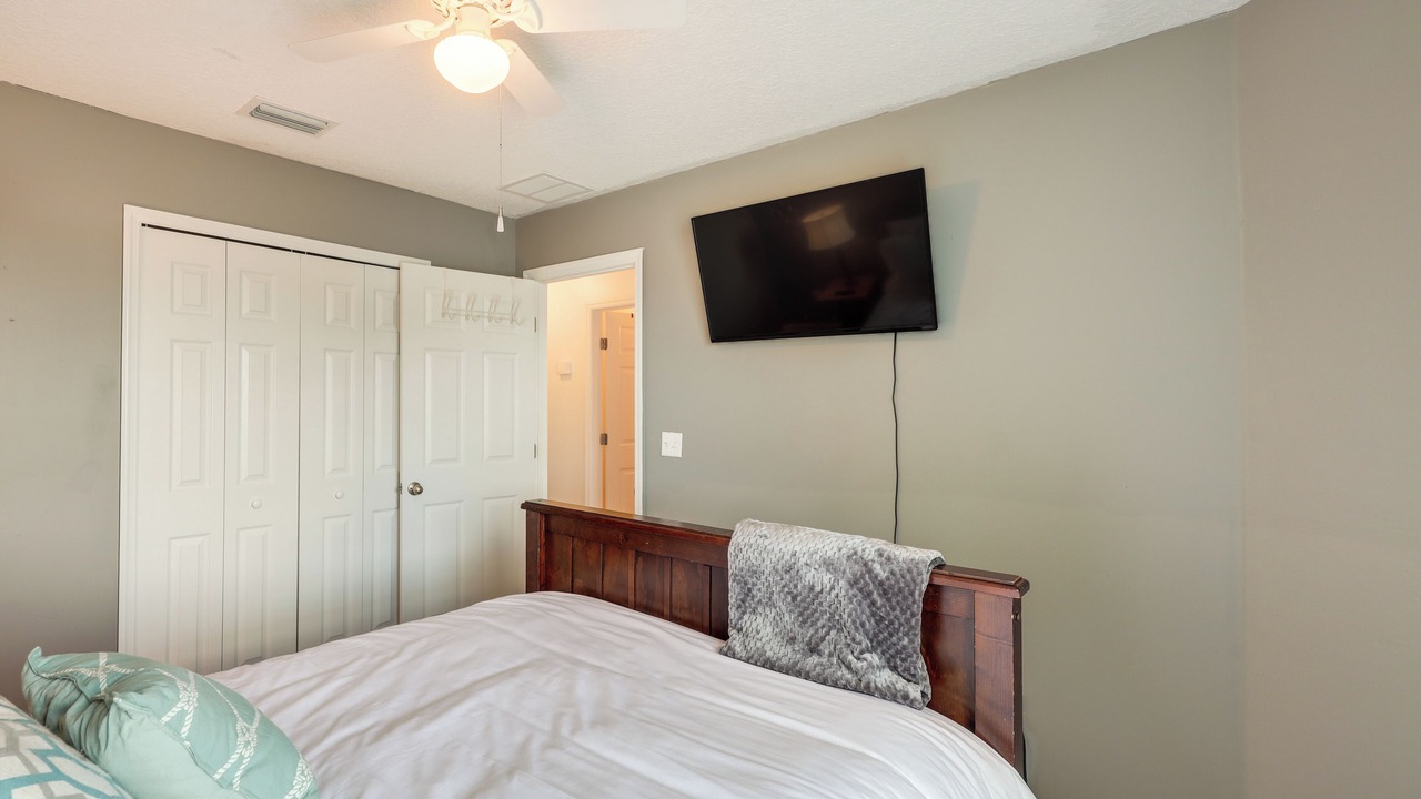 Photo of Bedroom in OakLeaf Plantation