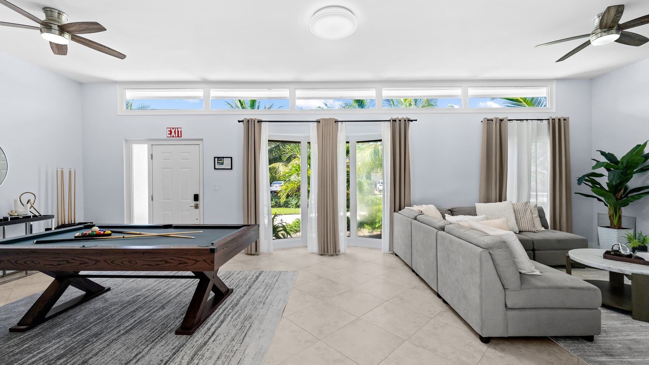 Photo of Livingroom in Palm Beach - West Palm Beach