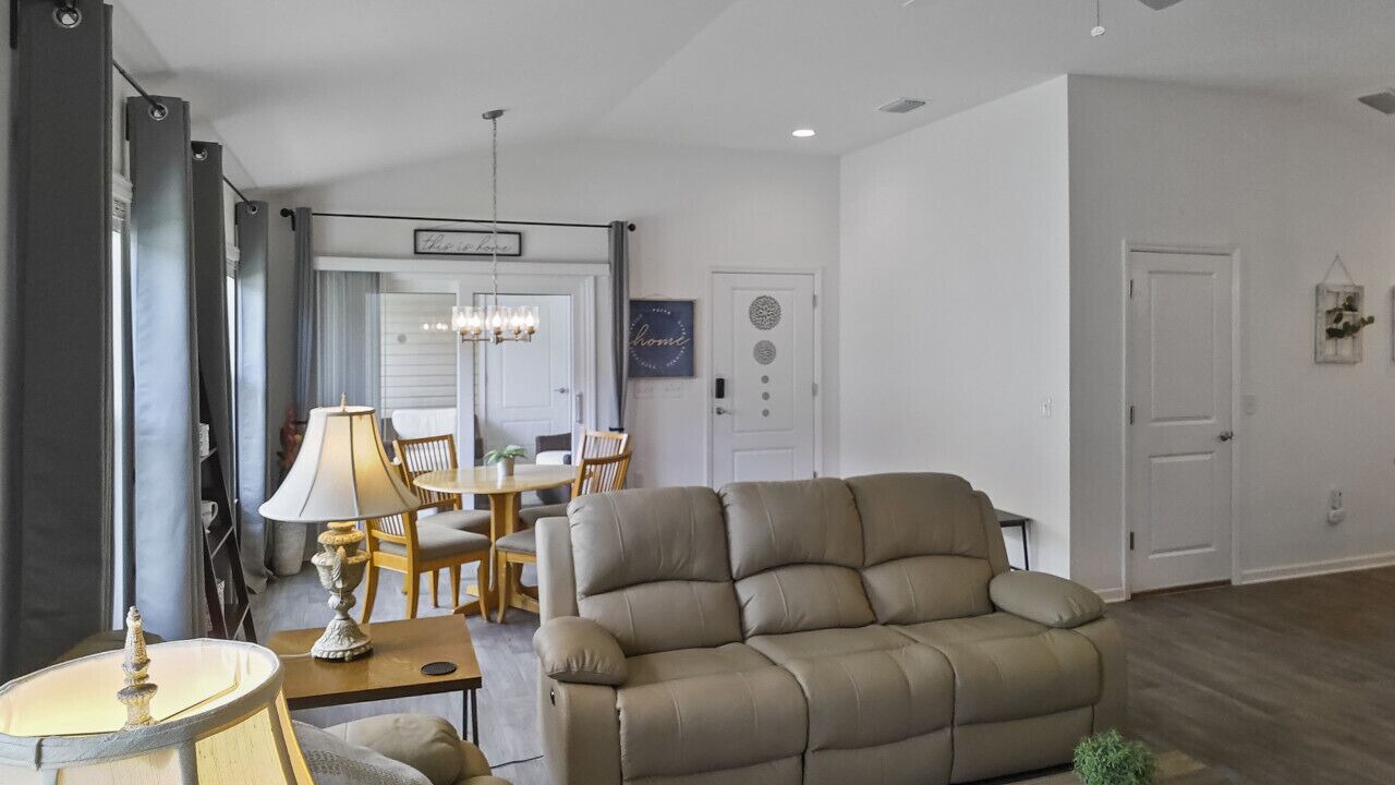 Photo of Livingroom in Wildwood
