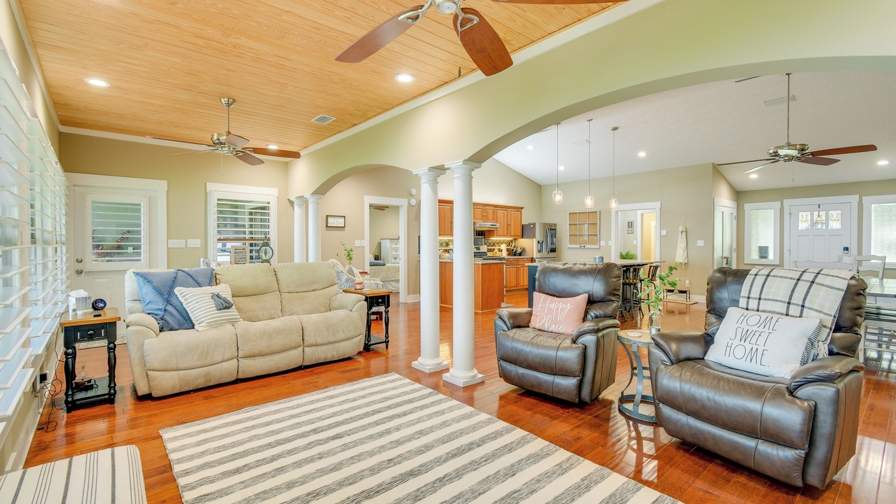 Photo of Livingroom in East Palatka