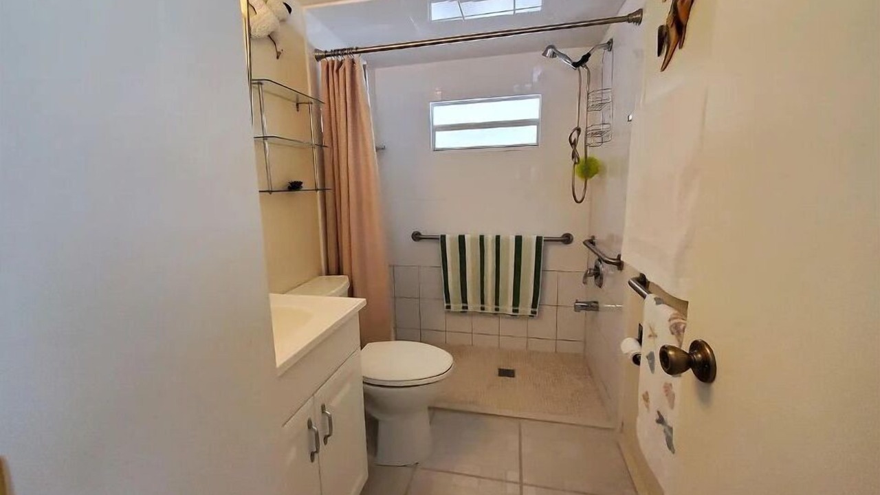 Photo of Bathroom in Tavernier