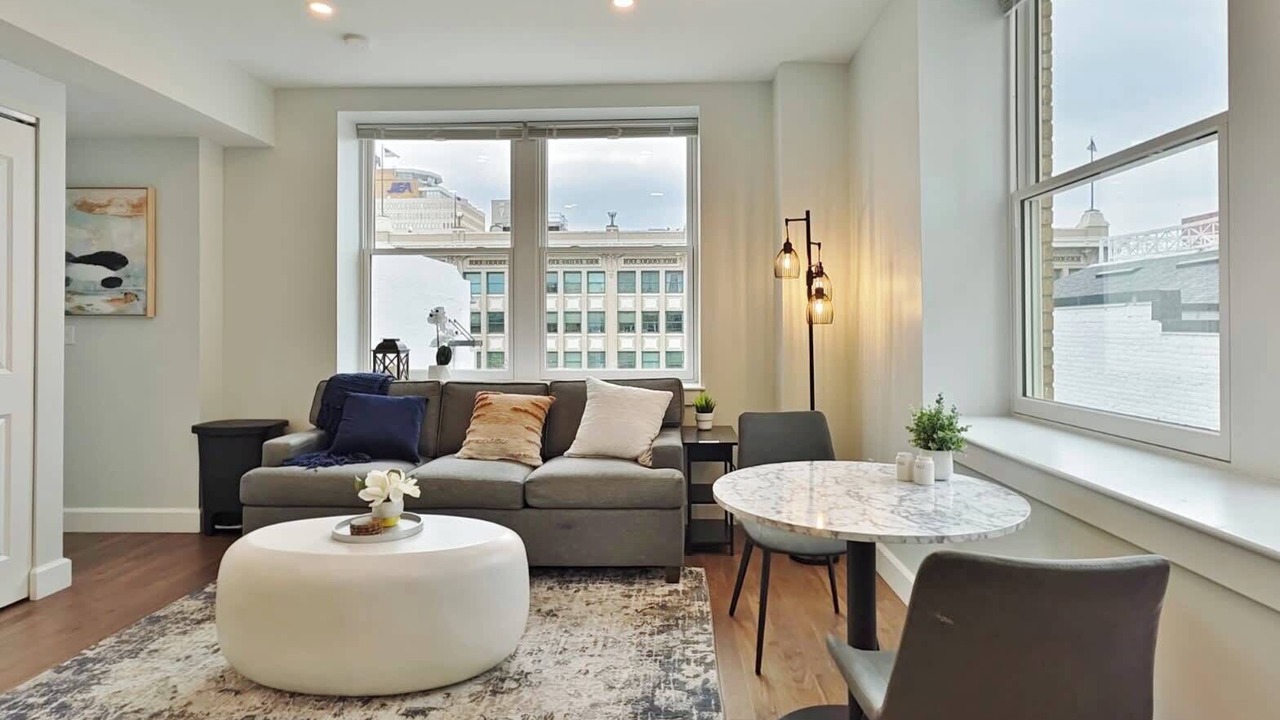 Photo of Livingroom in Downtown Jacksonville