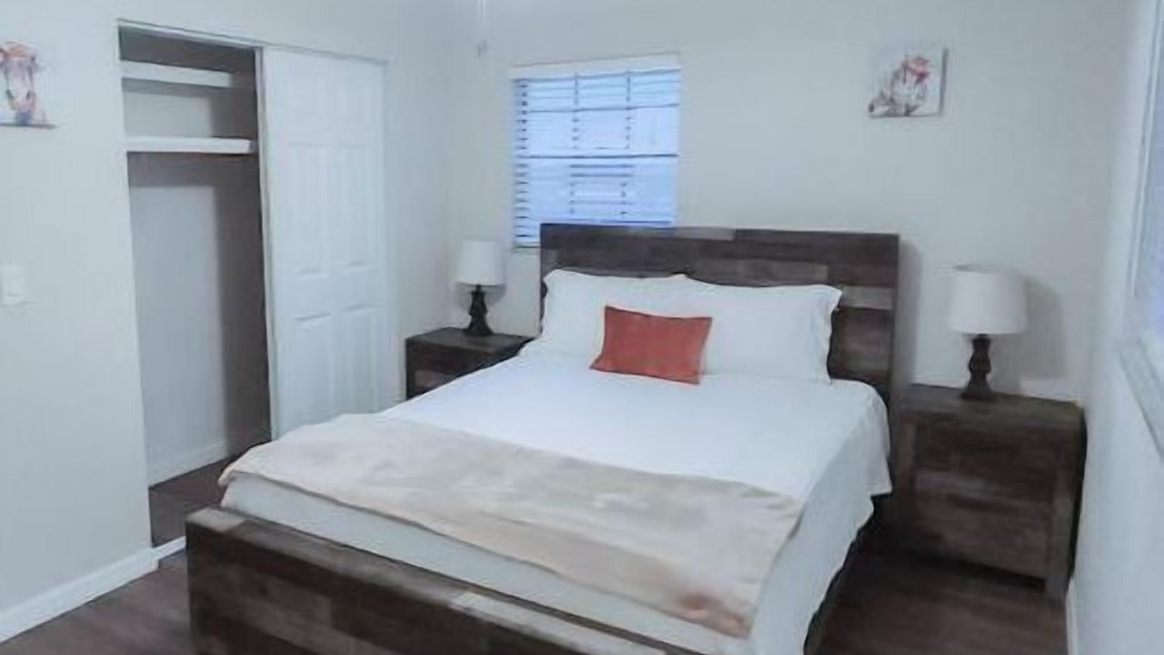 Photo of Bedroom in Bearss Plaza