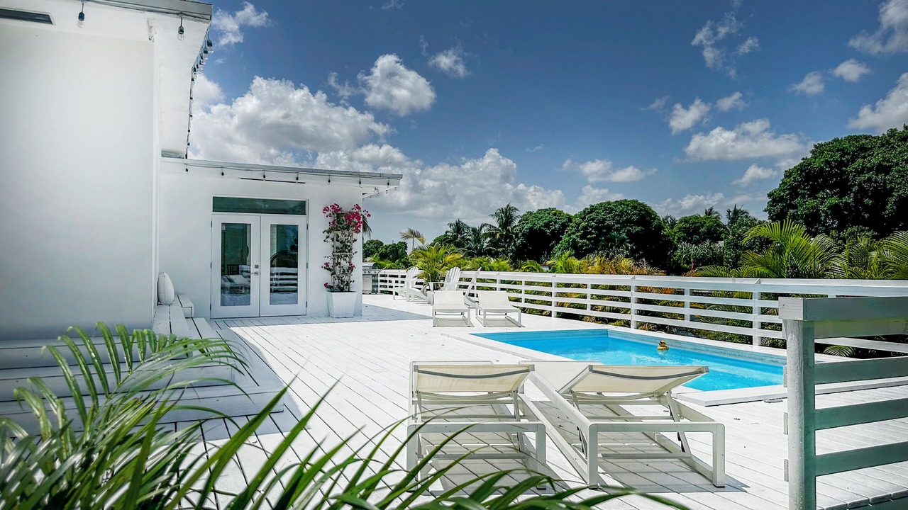 Photo of Patio Balcony in West Little River