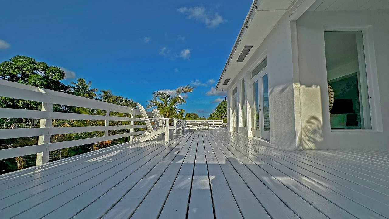 Photo of Patio Balcony in West Little River