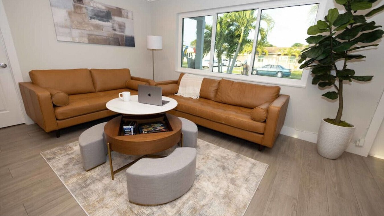 Photo of Bedroom in Lake Worth Corridor