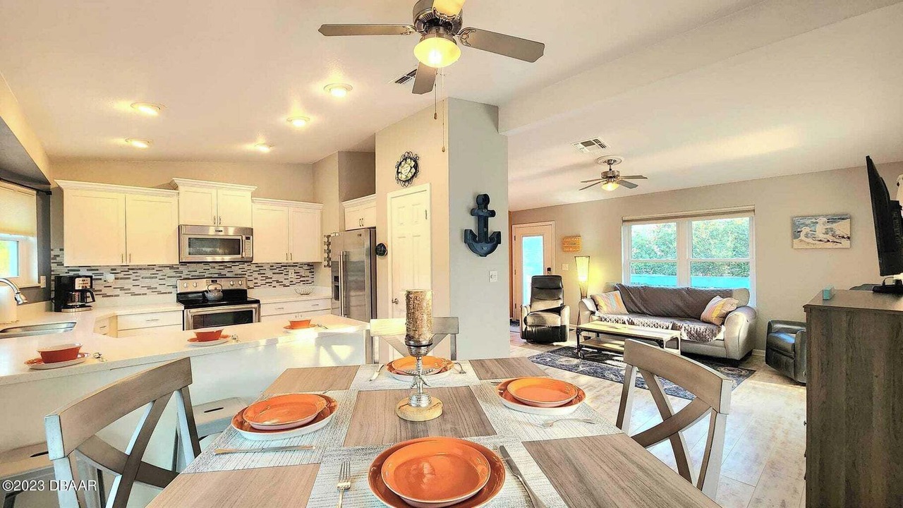 Photo of Livingroom in Avalon by the Sea