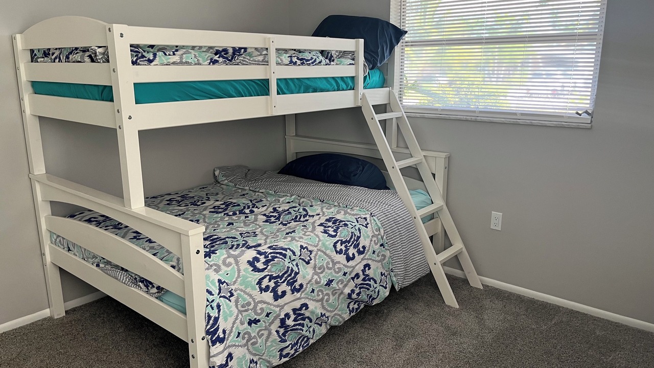 Photo of Bedroom in Bayshore Gardens
