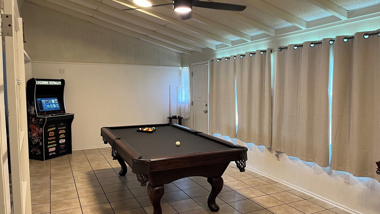 Photo of Bedroom in Bayshore Gardens