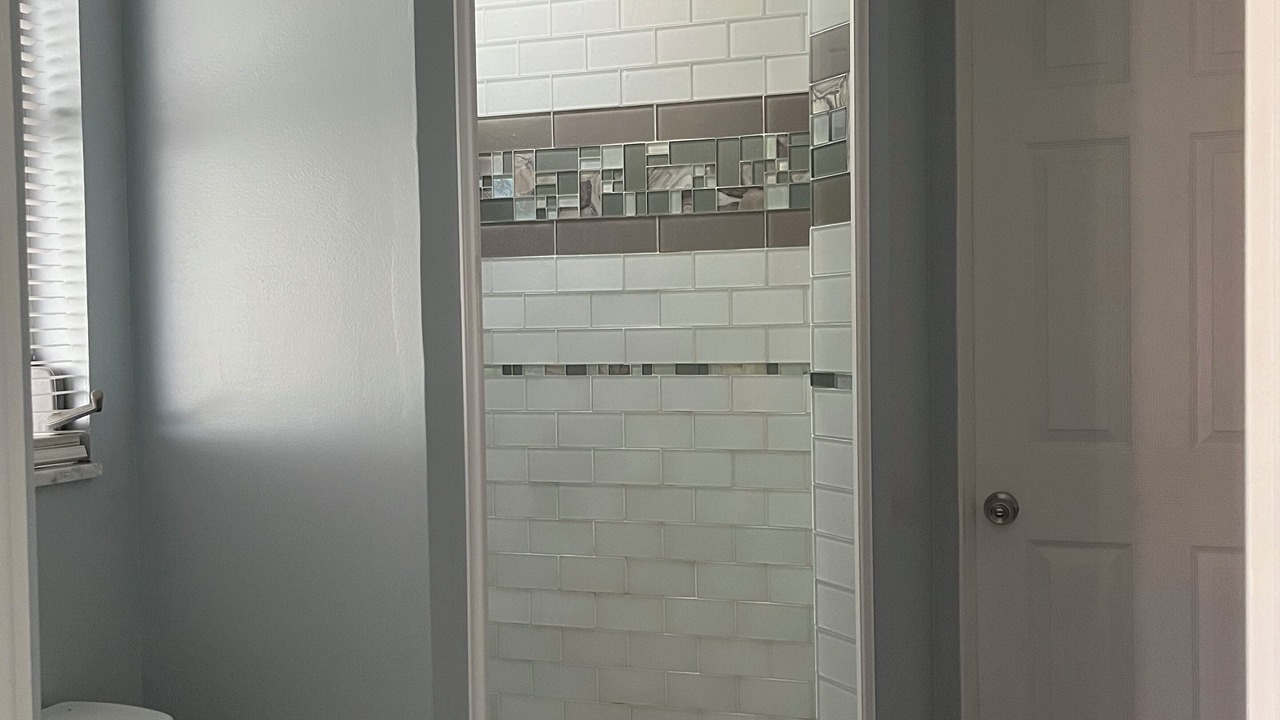 Photo of Bathroom in Bayshore Gardens