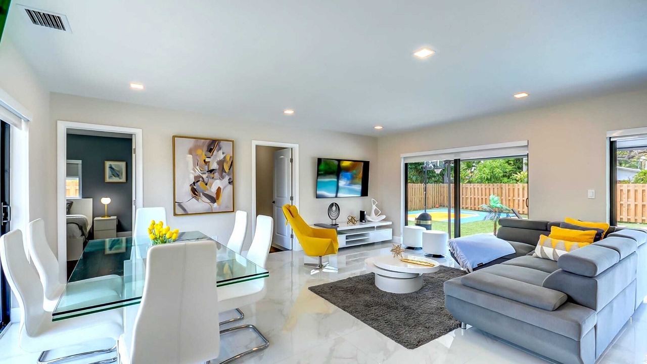 Photo of Livingroom in West Perrine