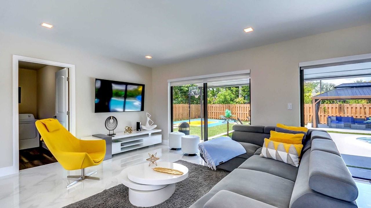 Photo of Livingroom in West Perrine