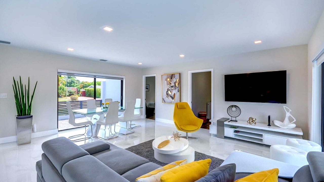 Photo of Livingroom in West Perrine