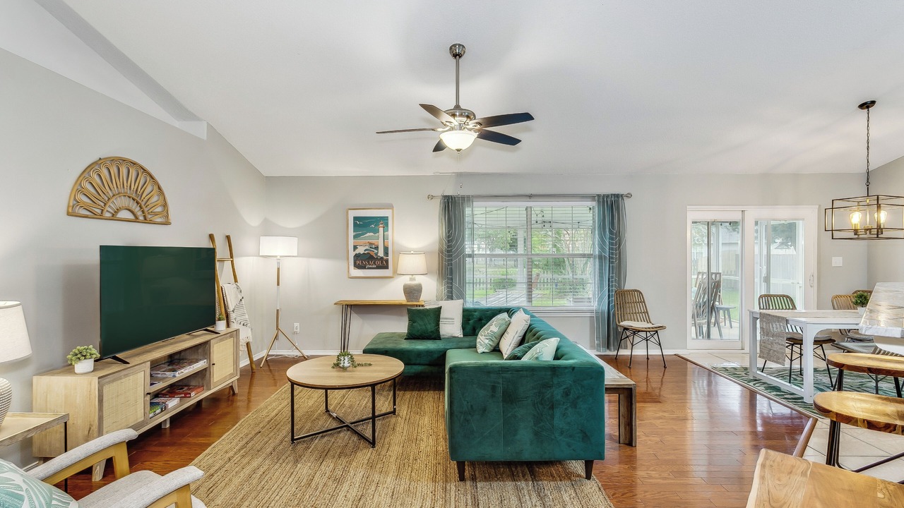 Photo of Livingroom in Pensacola