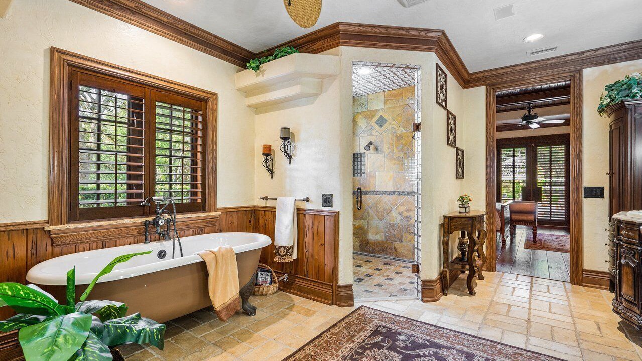 Photo of Bathroom in White City