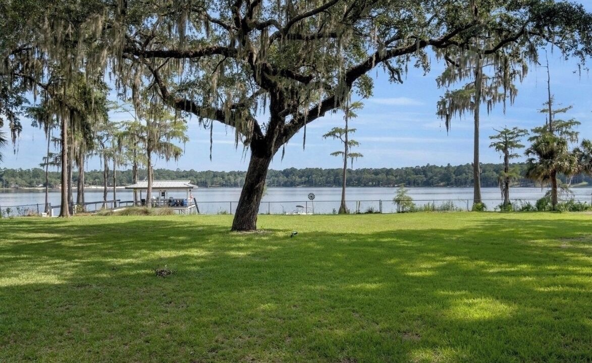 Photo of Outdoor in Lake Bradford -Cascade Lake