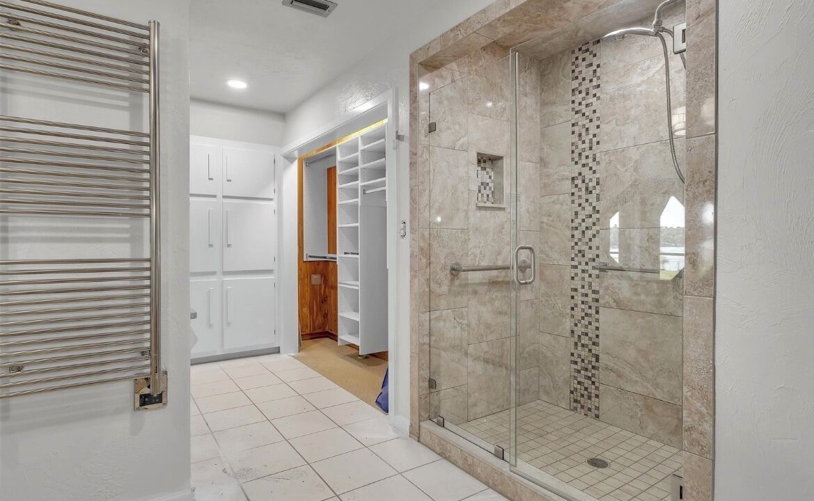 Photo of Bathroom in Lake Bradford -Cascade Lake