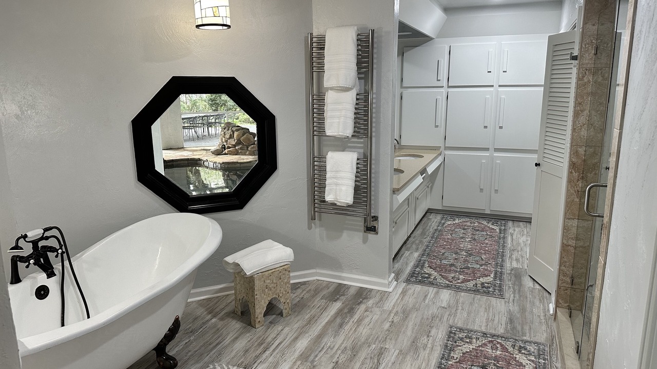 Photo of Bathroom in Lake Bradford -Cascade Lake