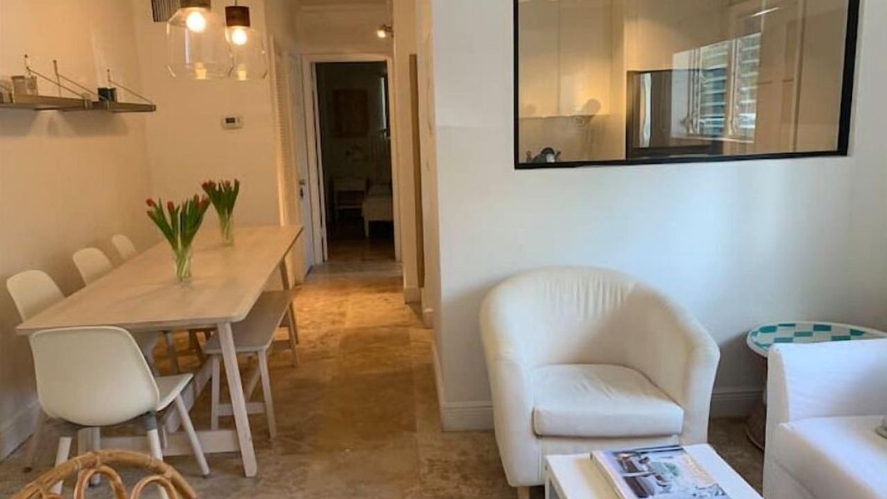 Photo of Livingroom in Key Biscayne