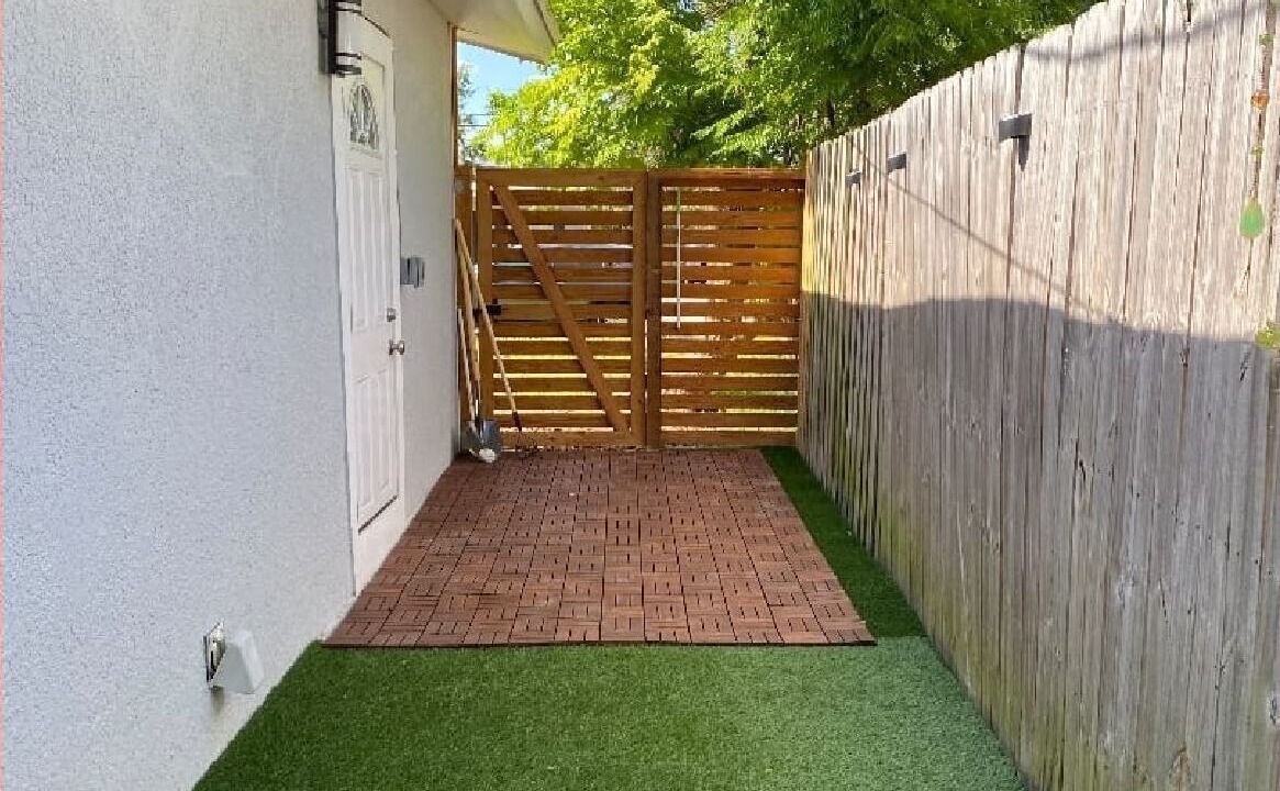Photo of Outdoor in Carver City - Lincoln Gardens