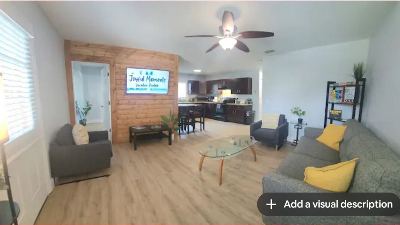 Photo of Livingroom in Carver City - Lincoln Gardens