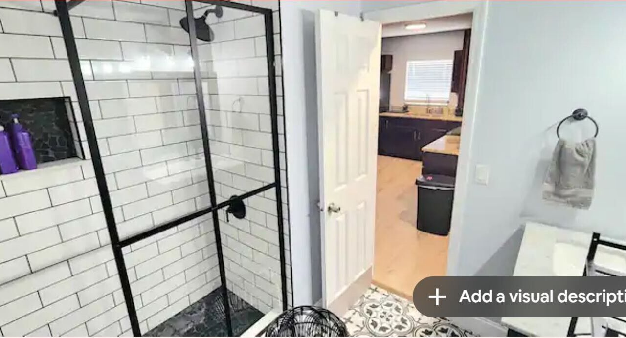 Photo of Bathroom in Carver City - Lincoln Gardens