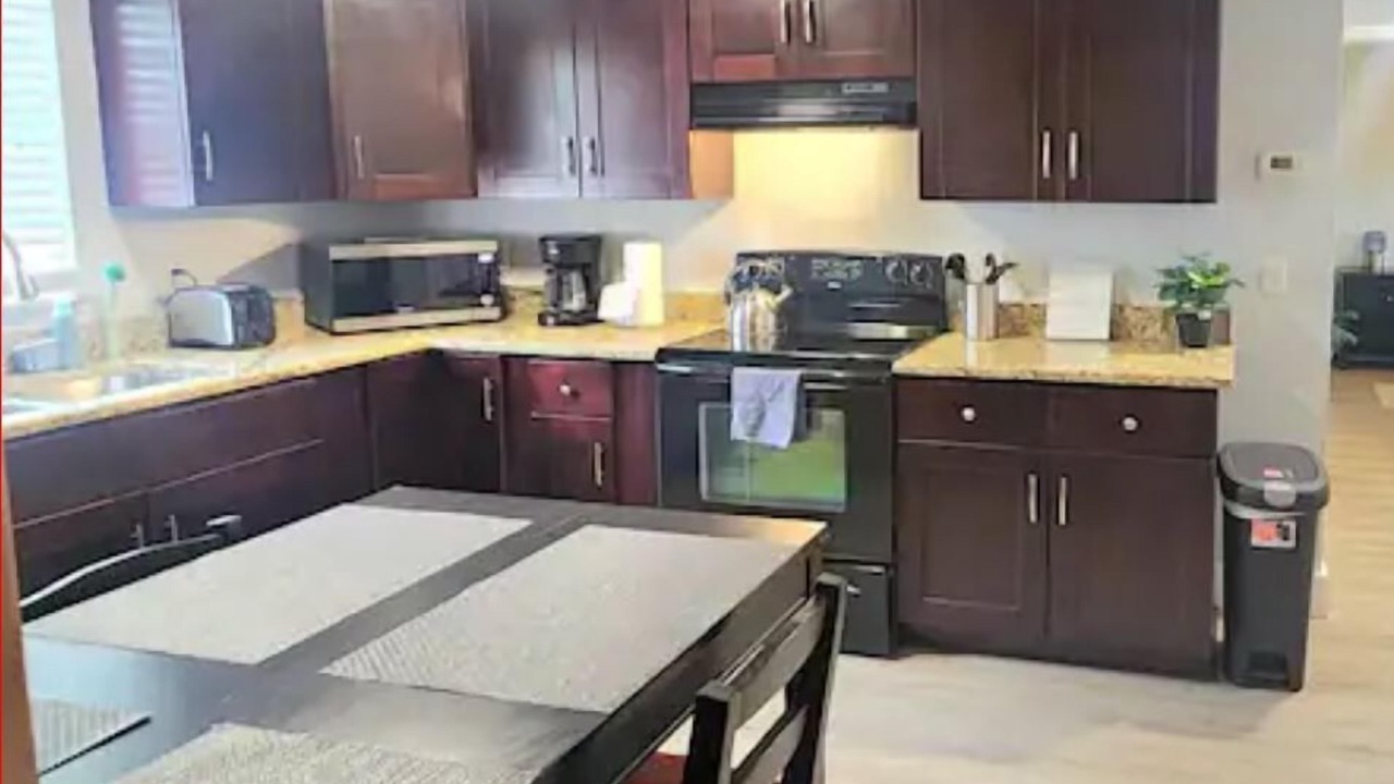 Photo of Kitchen in Carver City - Lincoln Gardens