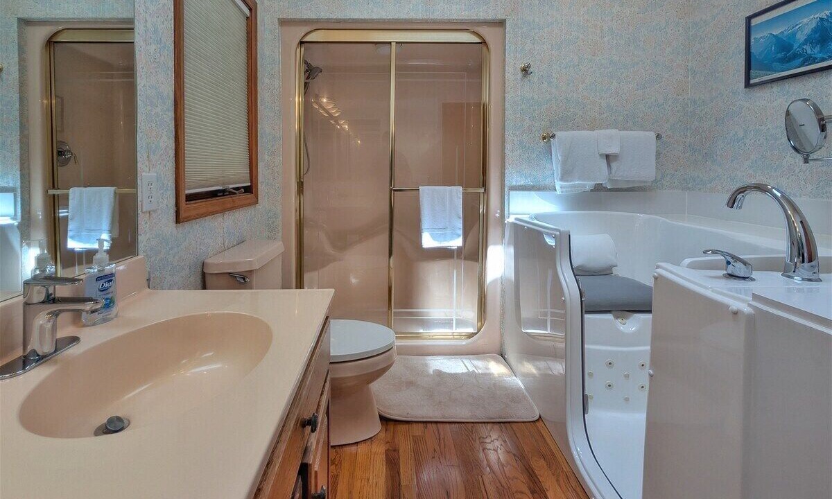 Photo of Bathroom in Lake Junaluska