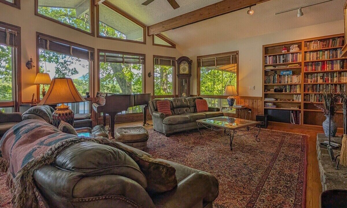 Photo of Livingroom in Lake Junaluska