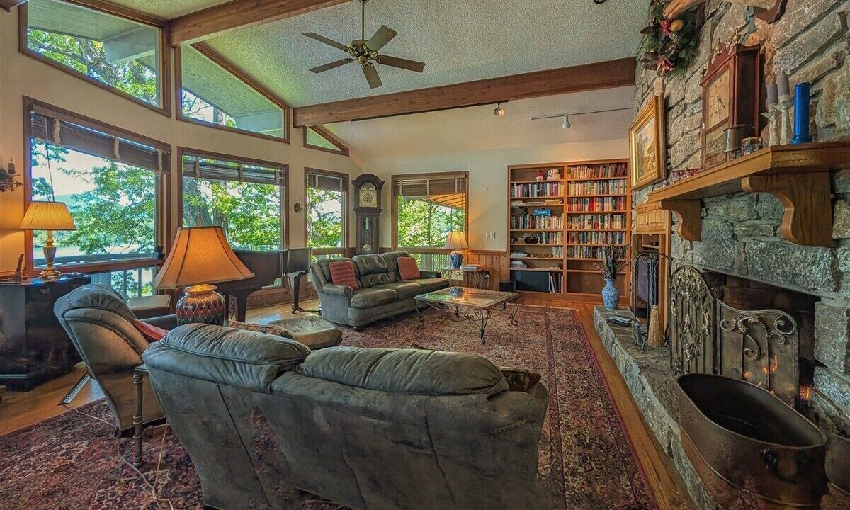 Photo of Livingroom in Lake Junaluska