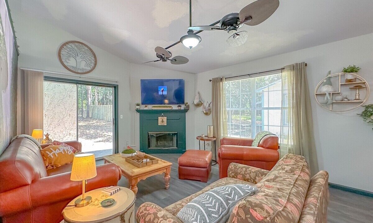 Photo of Livingroom in Tallahassee
