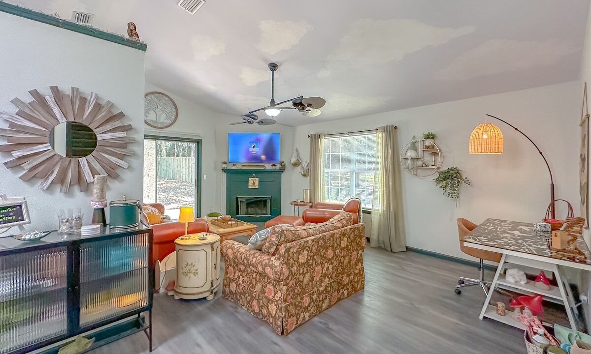 Photo of Livingroom in Tallahassee