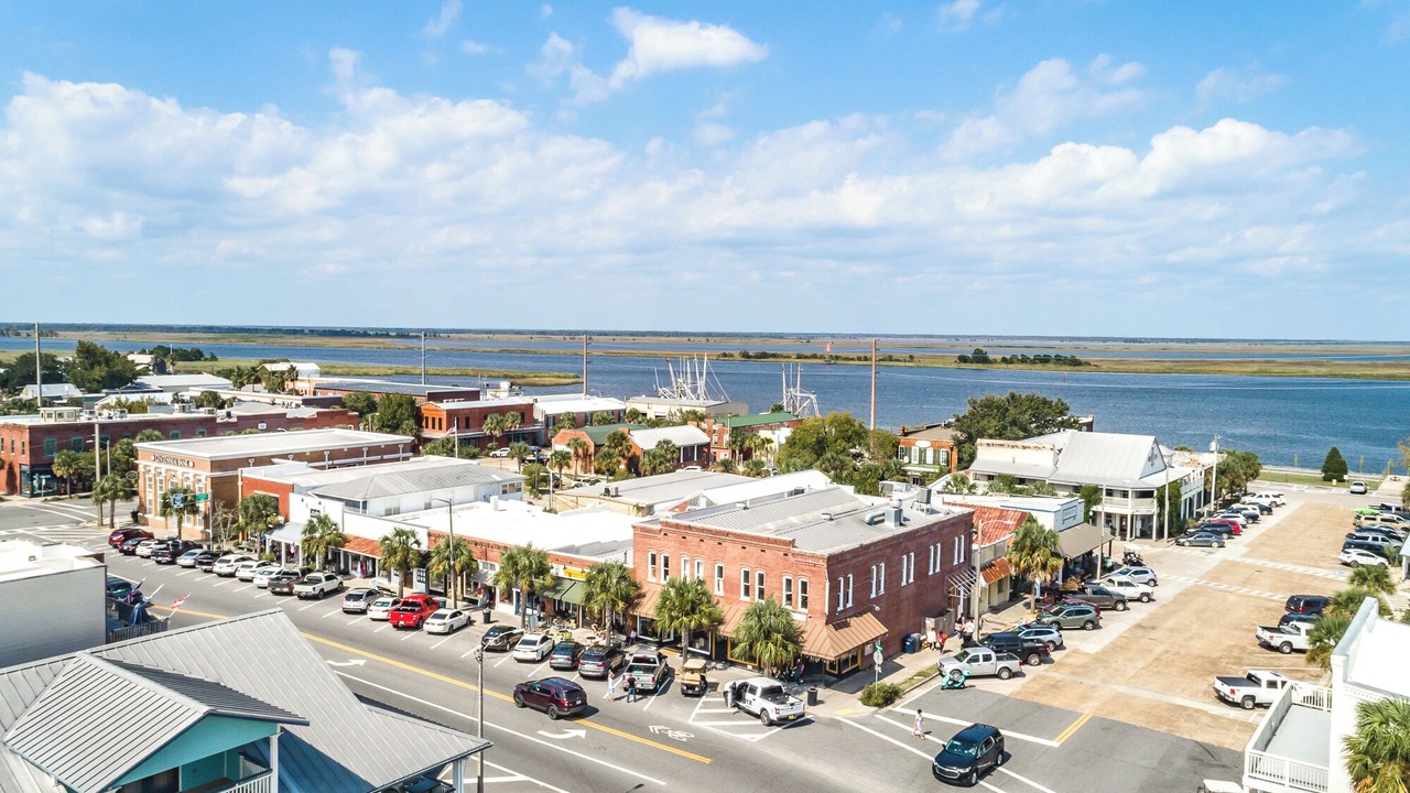 Photo of Others in Magnolia Bluffs