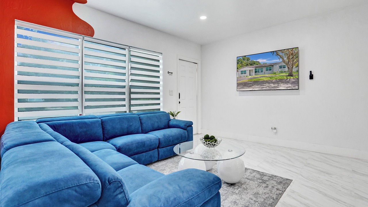 Photo of Livingroom in Golden Glades
